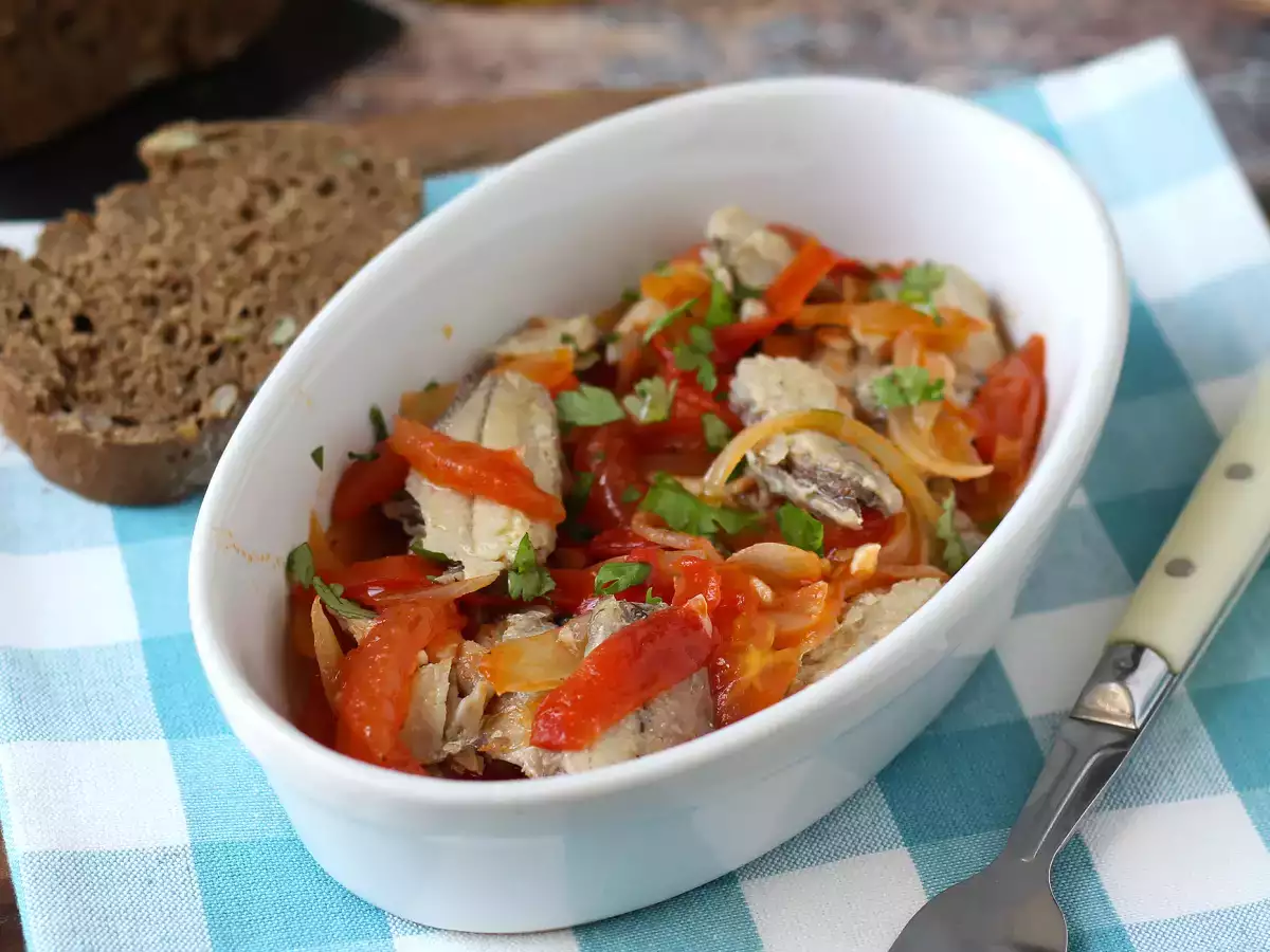 Sardine in scatola marinate con cipolla e pomodoro - foto 4