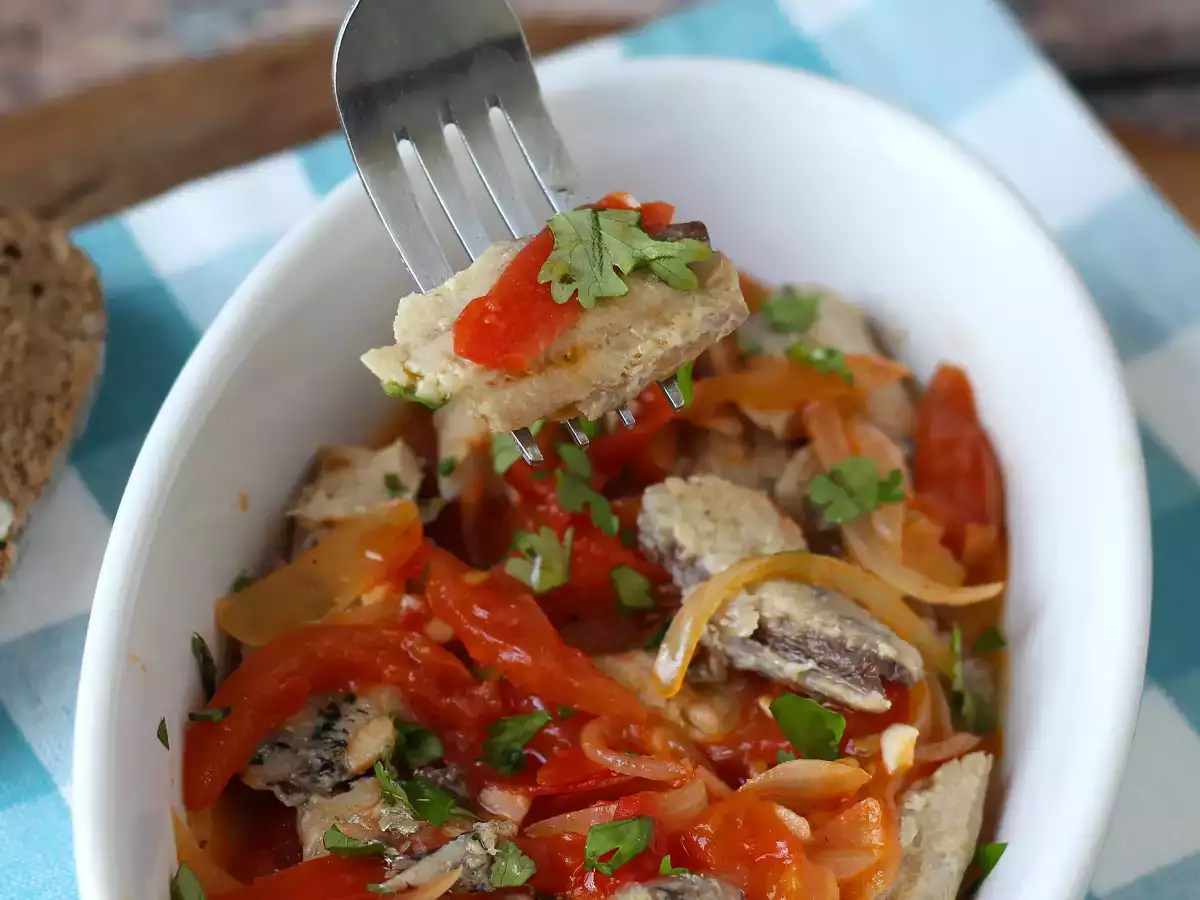 Sardine in scatola marinate con cipolla e pomodoro - foto 6