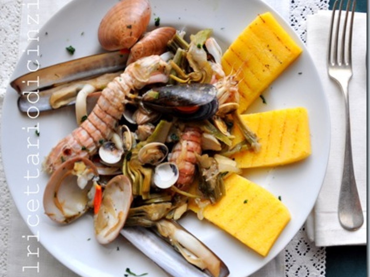 Sauté di molluschi e carciofi su polenta grigliata - foto 2