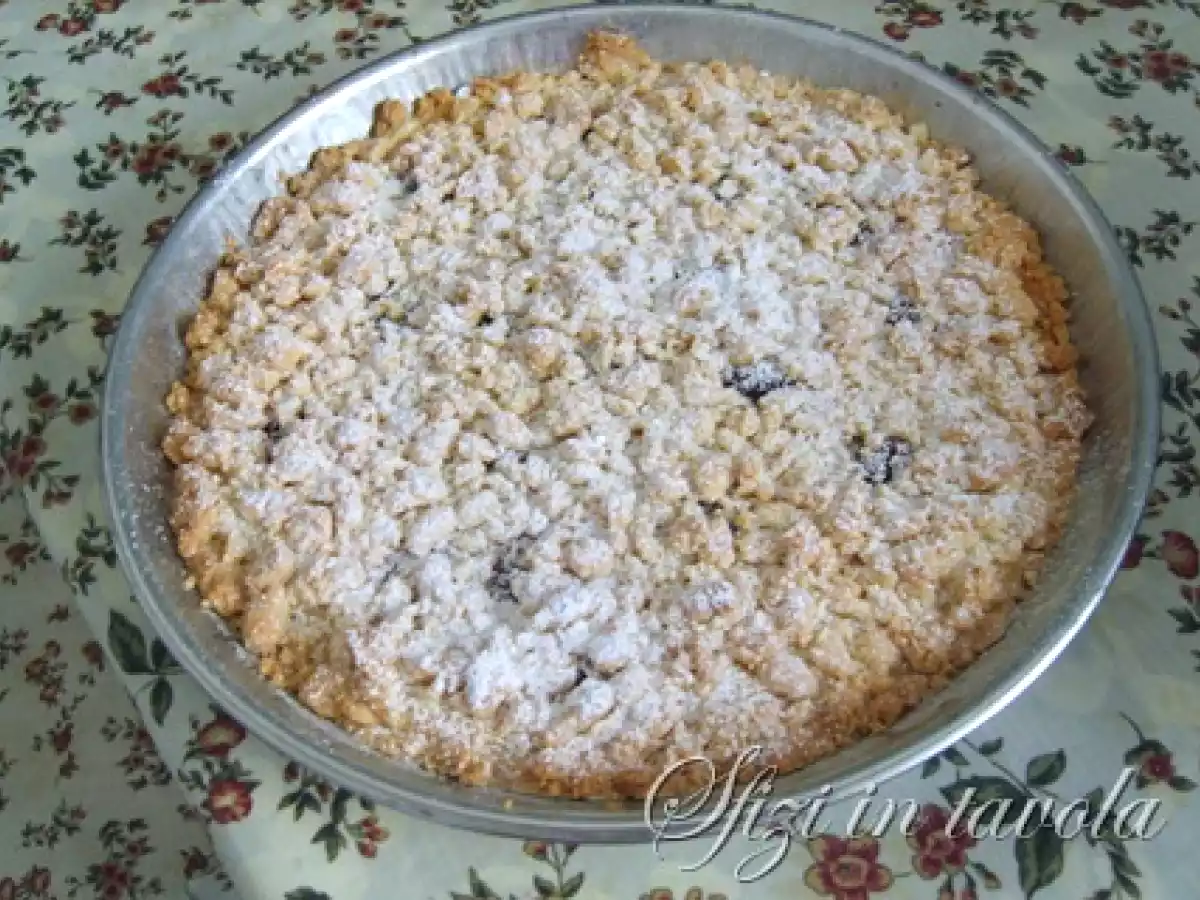 Sbrisolona con crema pasticcera ed amarene