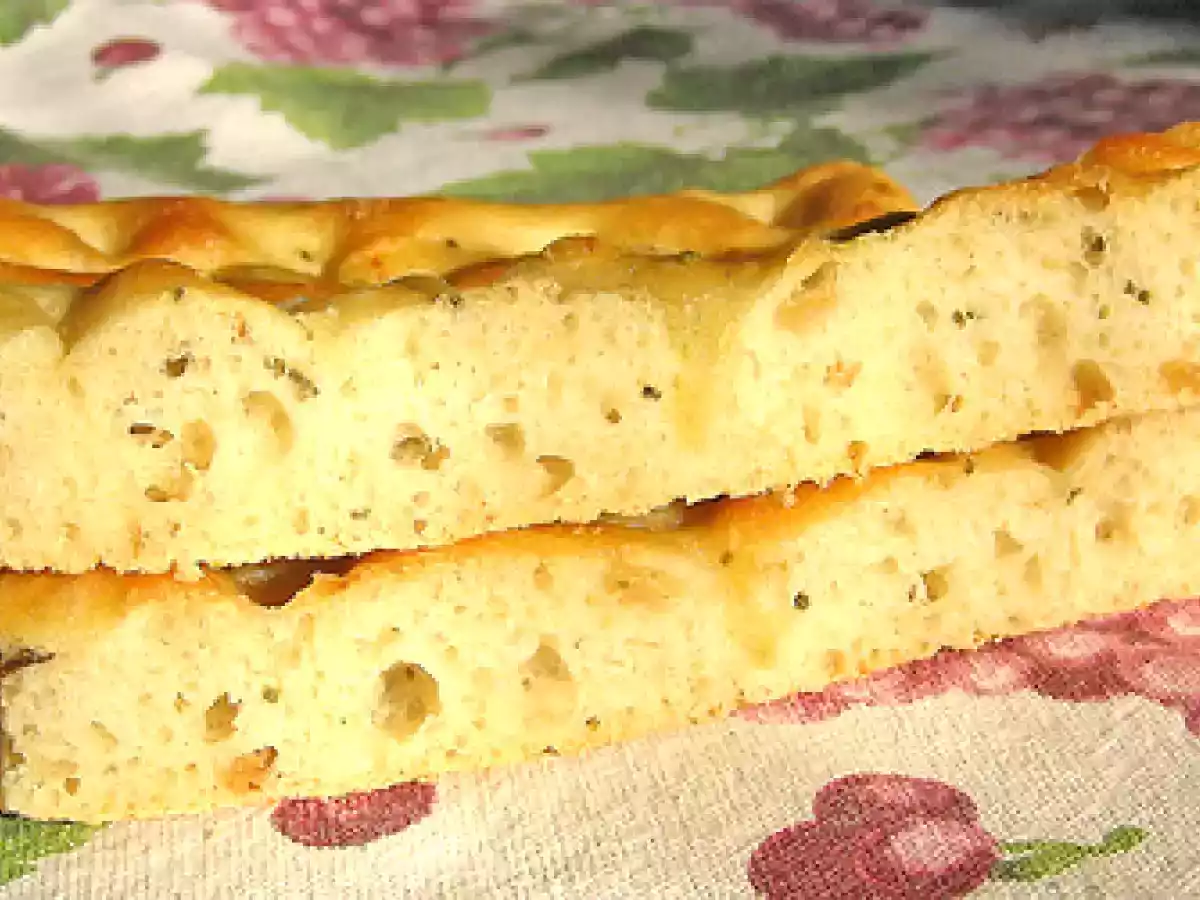 Schiacciata con ciccioli e rosmarino - foto 3