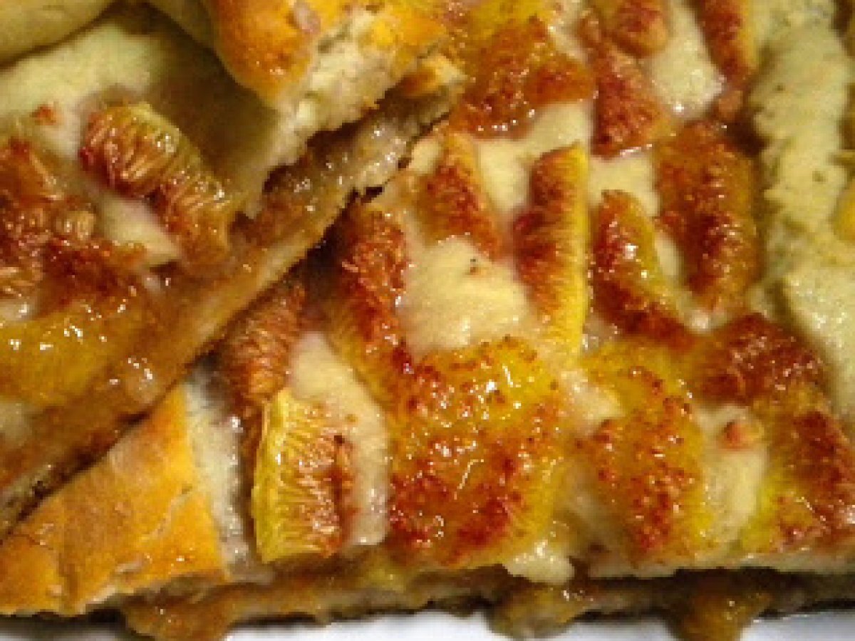SCHIACCIATA CON I FICHI - foto 2