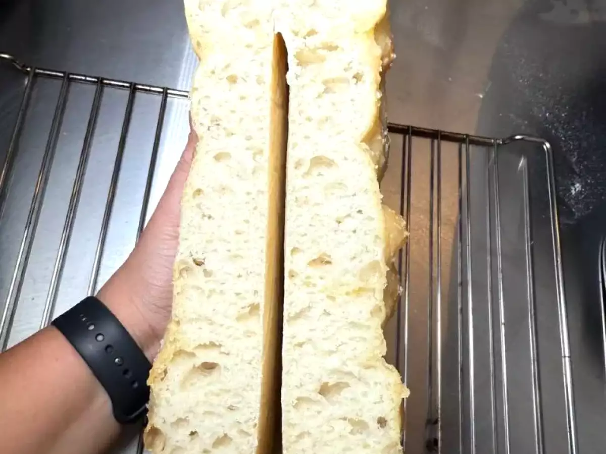 Schiacciata soffice e croccante: la ricetta facile e irresistibile