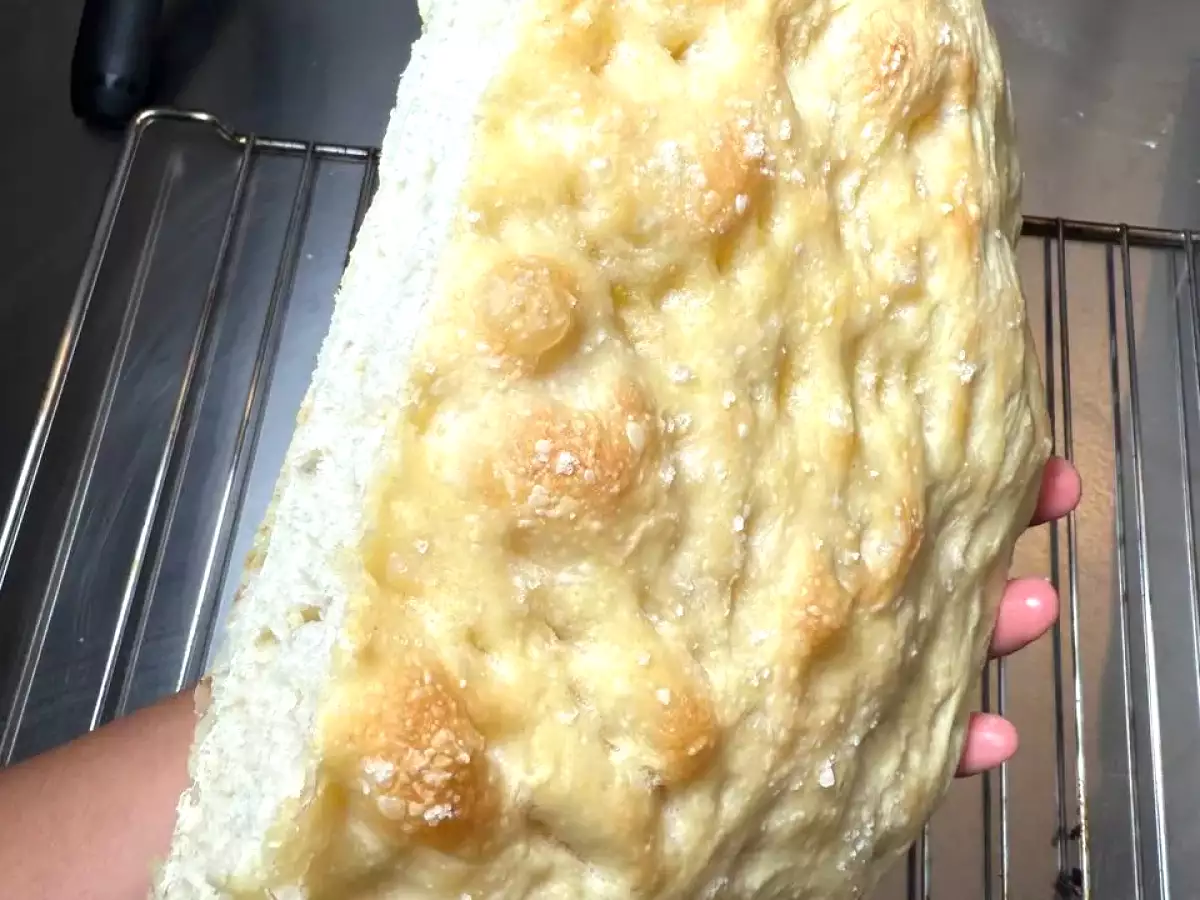Schiacciata soffice e croccante: la ricetta facile e irresistibile - foto 2