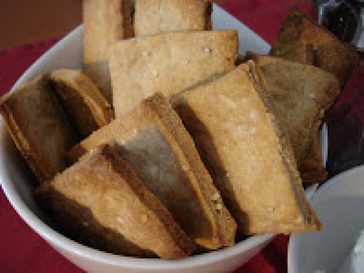 SCHIACCIATINE DI CASTAGNE CON SESAMO
