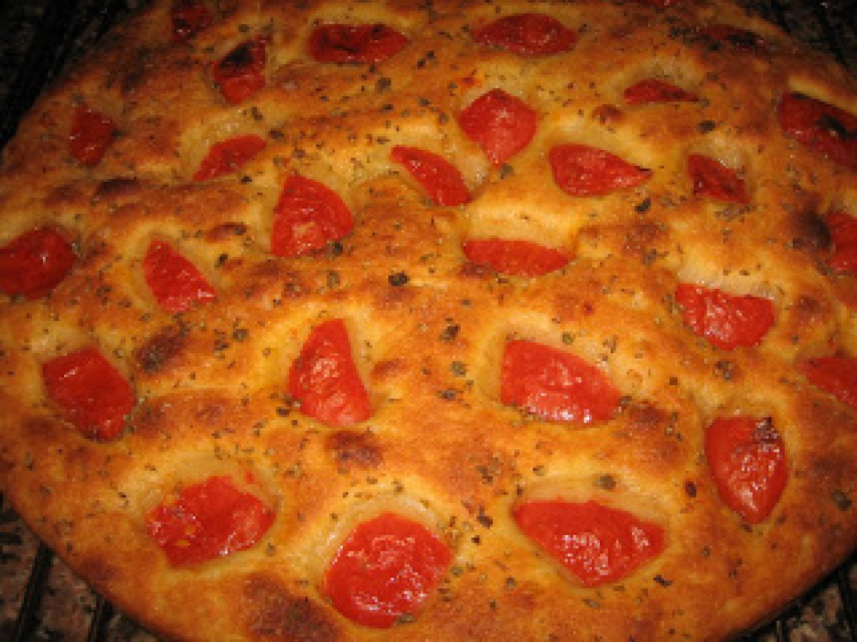 SCUSATE MA NON HO RESISTITO!.....OVVERO FOCACCIA PUGLIESE CON LIEVITO MADRE - foto 3