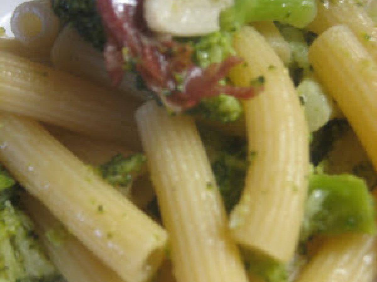 SEDANI RIGATI CON BROCCOLETTI E PANCETTA - foto 2