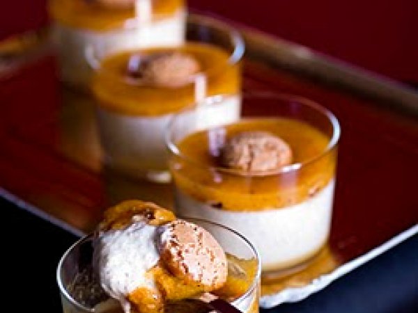 Semifreddo agli amaretti con crema di cachi, Ricetta Petitchef