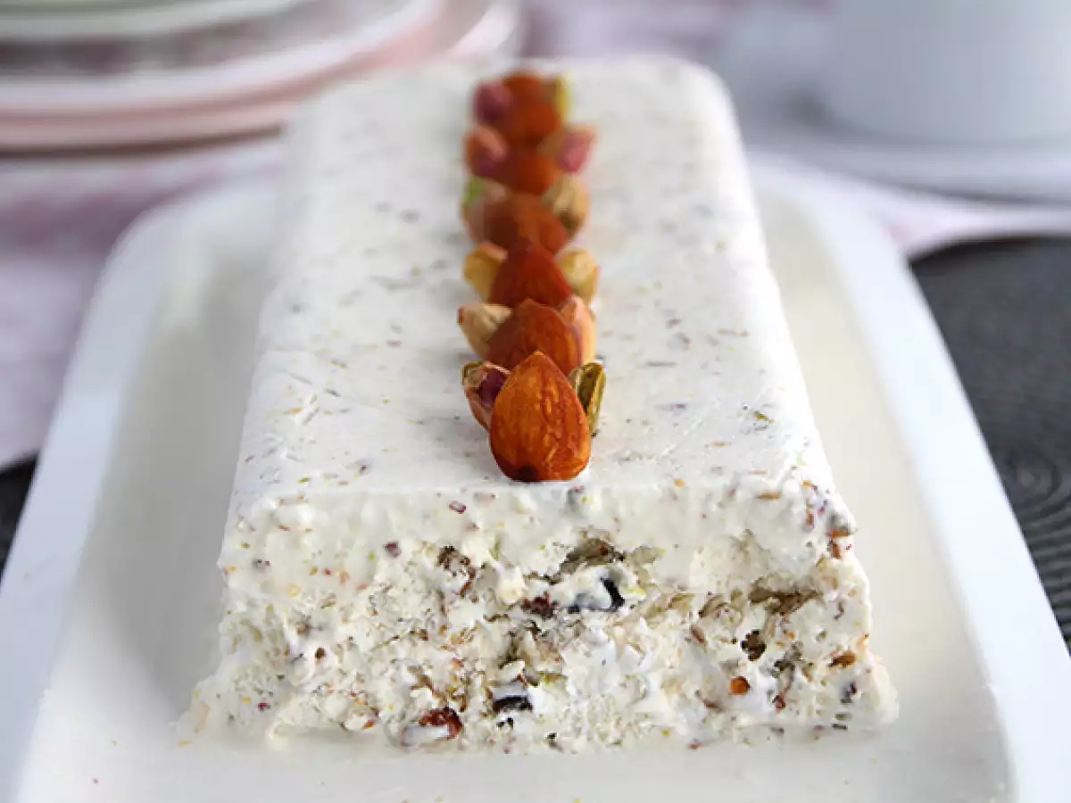 Semifreddo al torrone, un dolce vegetariano da leccarsi i baffi!
