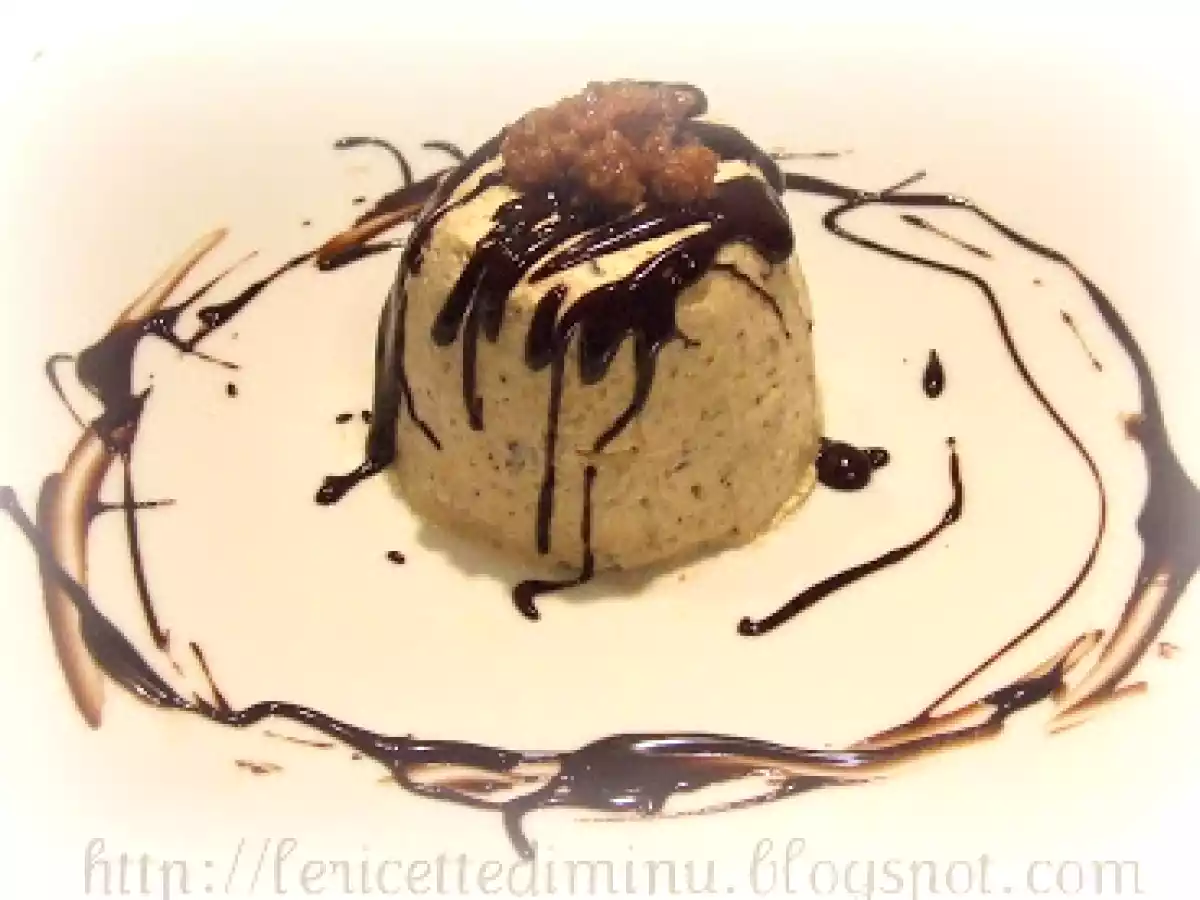 Semifreddo all'amaretto con salsa al cioccolato fondente - foto 2