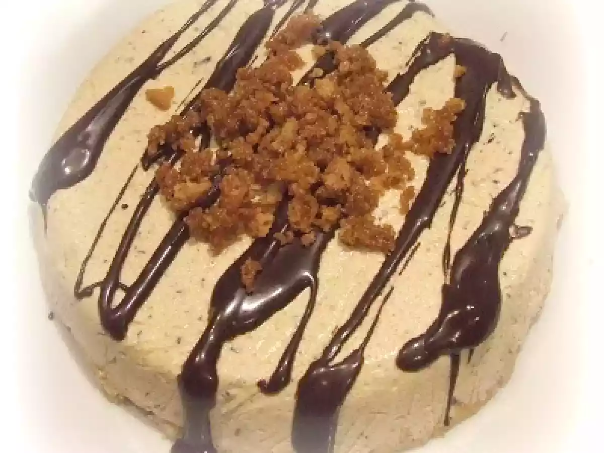 Semifreddo all'amaretto con salsa al cioccolato fondente - foto 3