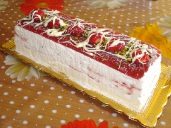 Semifreddo alla panna con fragole