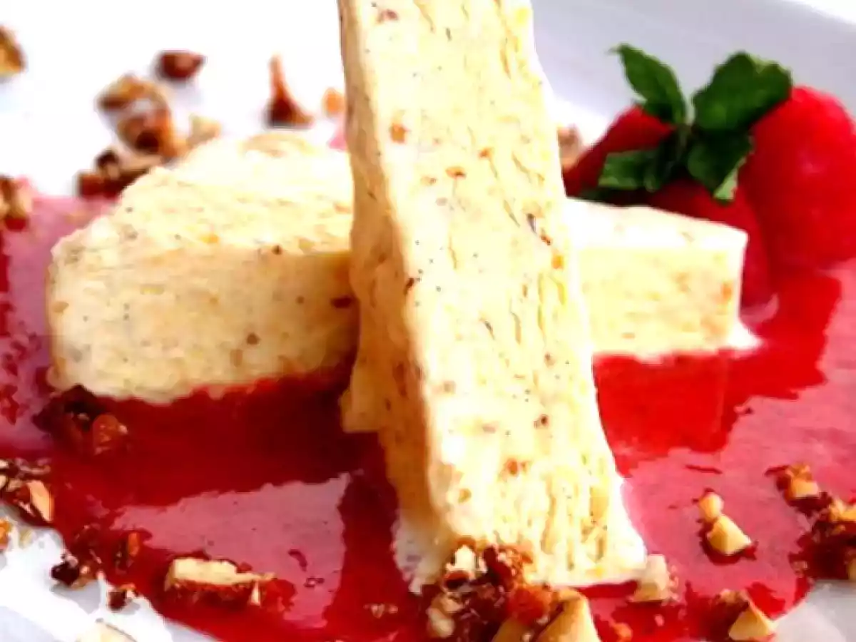 Semifreddo alle mandorle caramellate