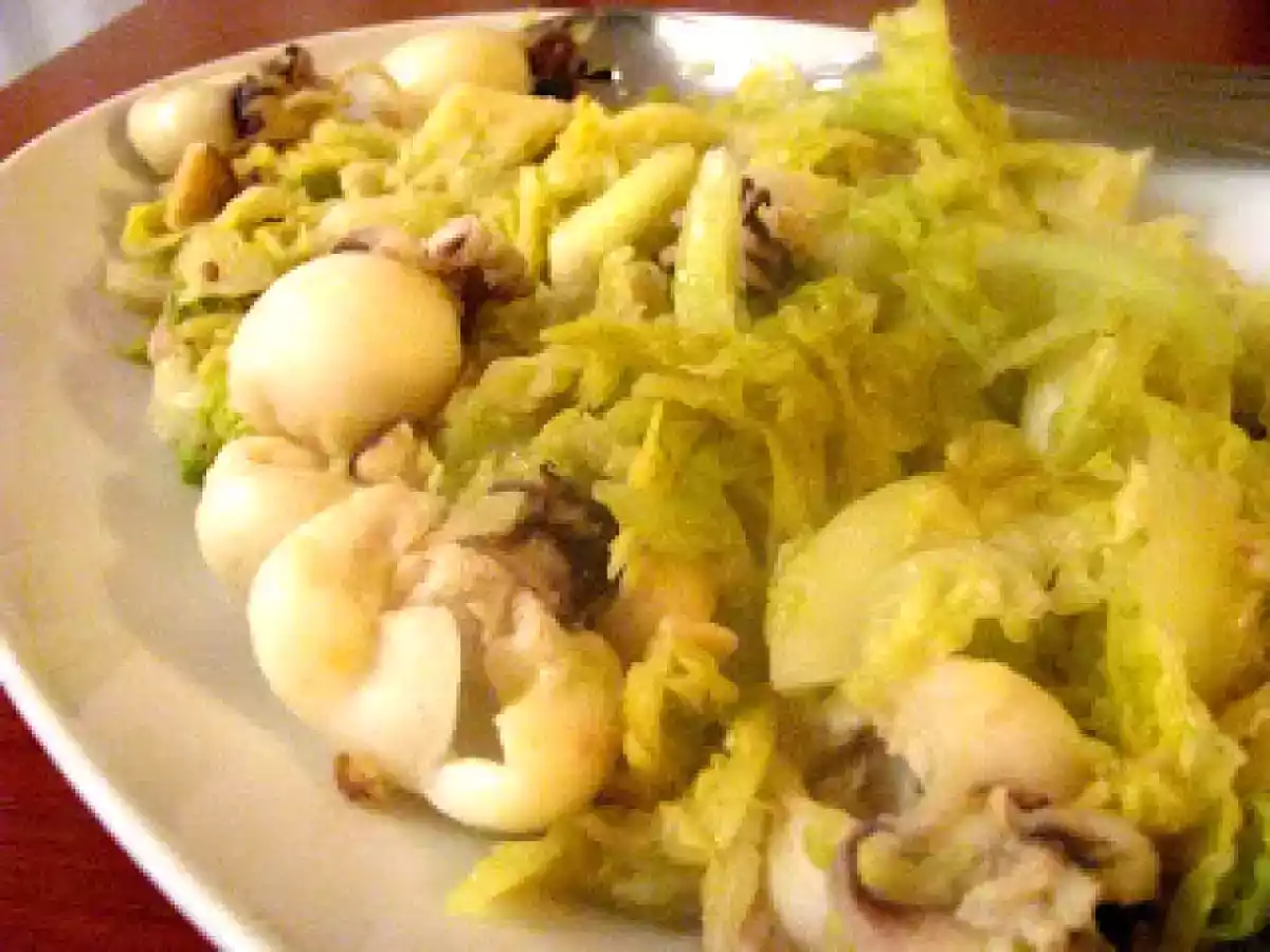 Seppie e verze con lime e noci brasiliane