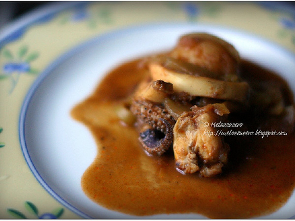 Seppie in umido rosso con zucchine e patate
