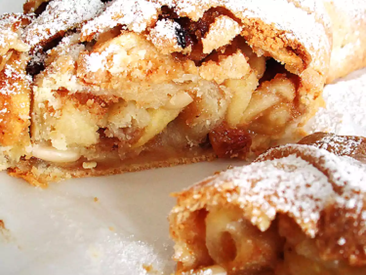 Serviamo il numero. Strudel di ricotta alle mele