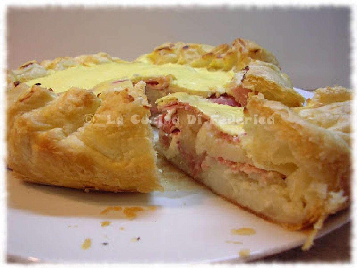 Sfogliata con patate e prosciutto