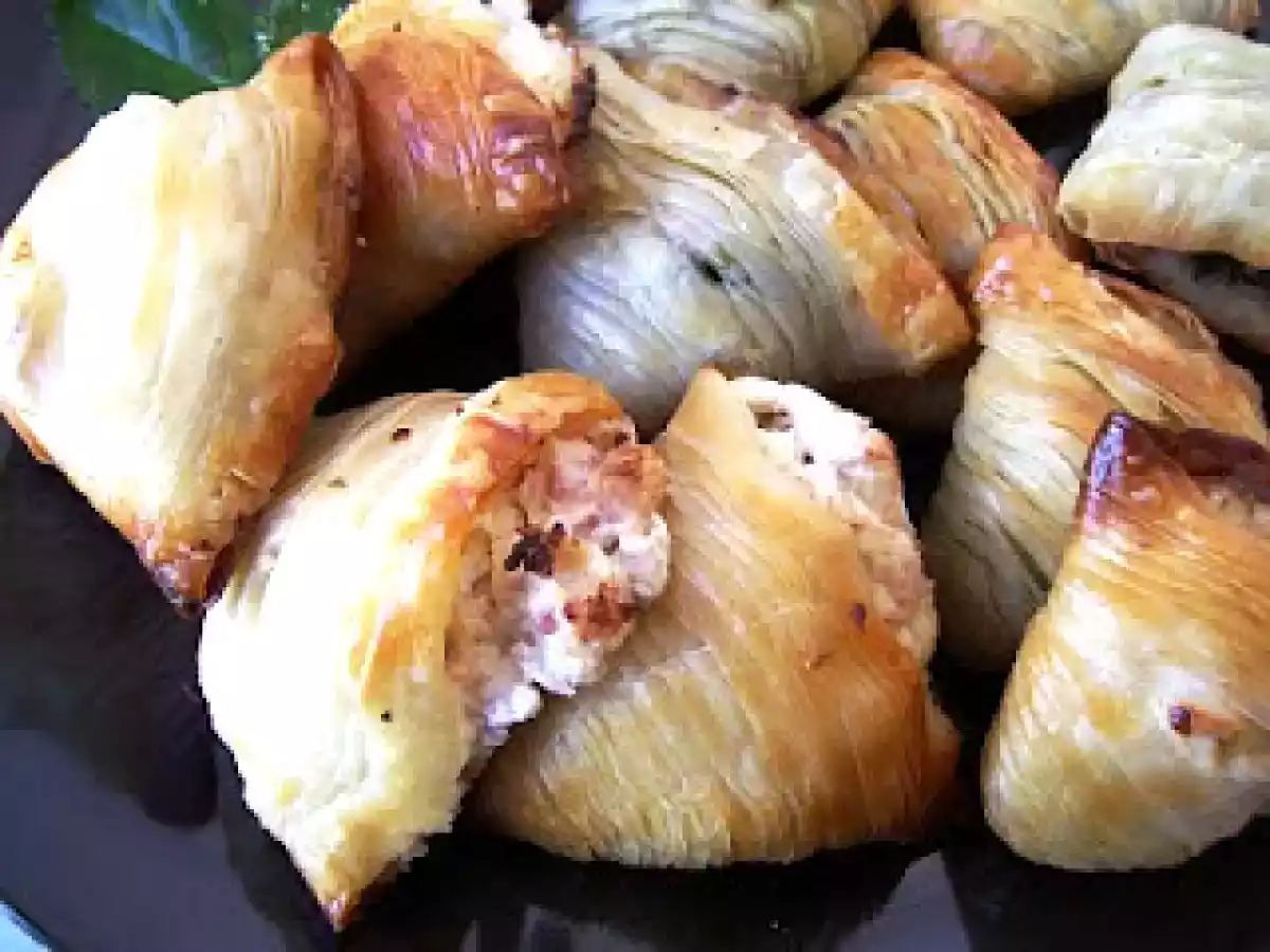 SFOGLIATELLE RICCE RUSTICHE ( di pasta sfoglia)