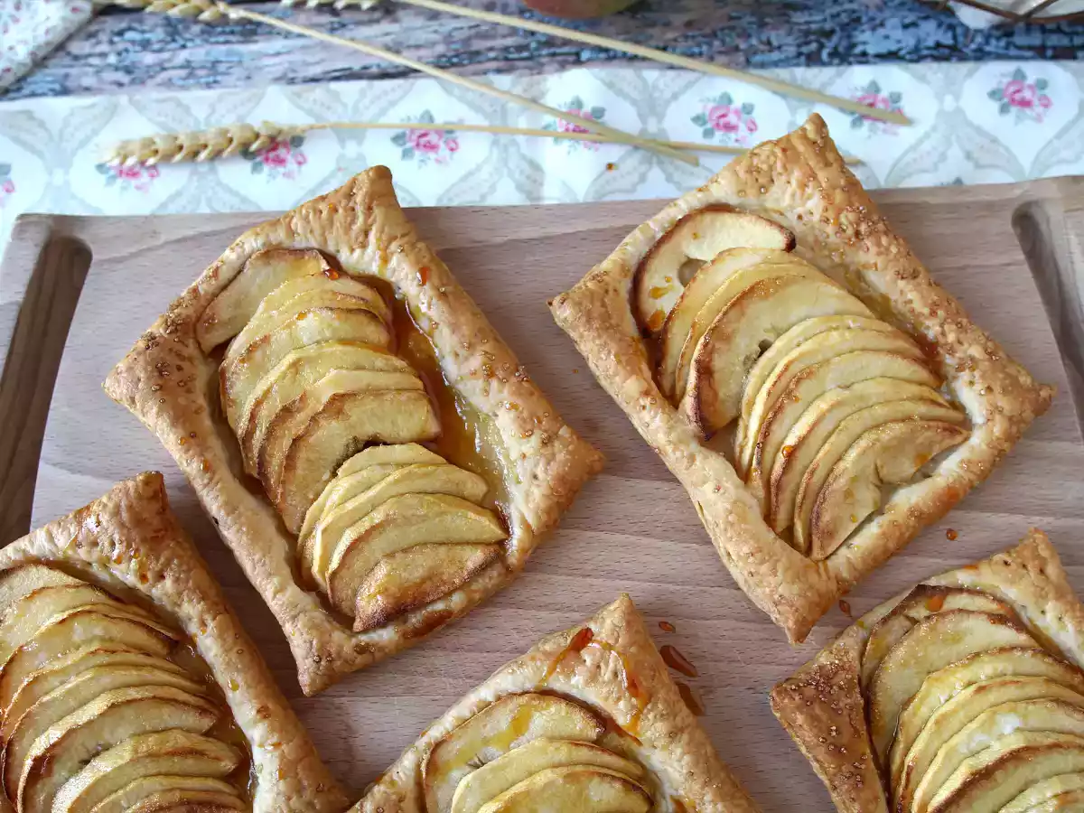Sfogliatine alle mele: una ricetta veloce e facilissima da preparare - foto 7