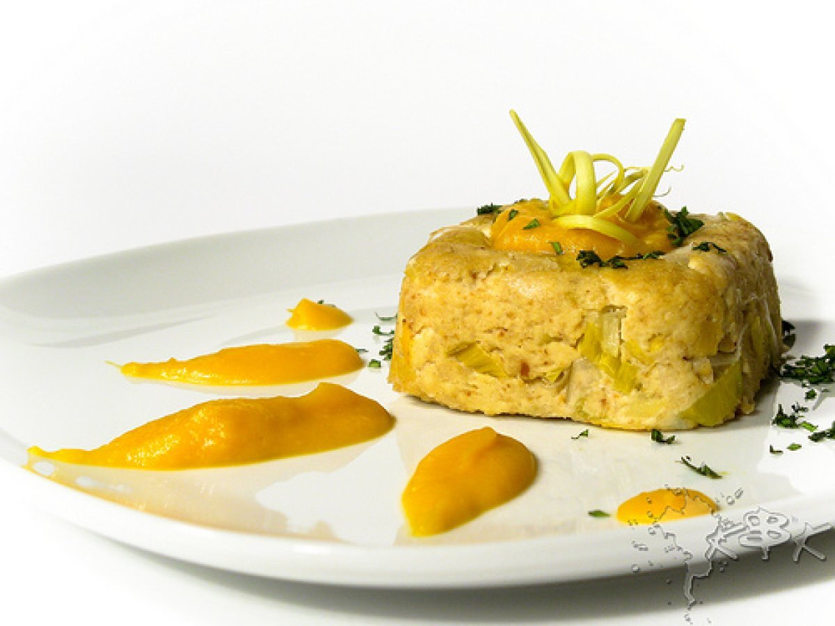 Sformatini ai porri e nocciole con crema di zucca allo zenzero