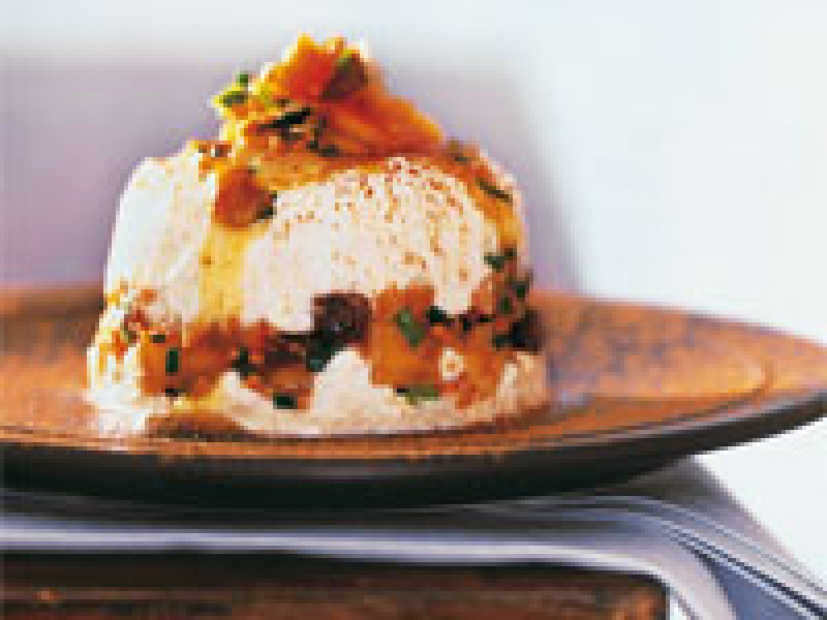 SFORMATINI DI CAPRINO E CACHI IN SALSA DOLCE