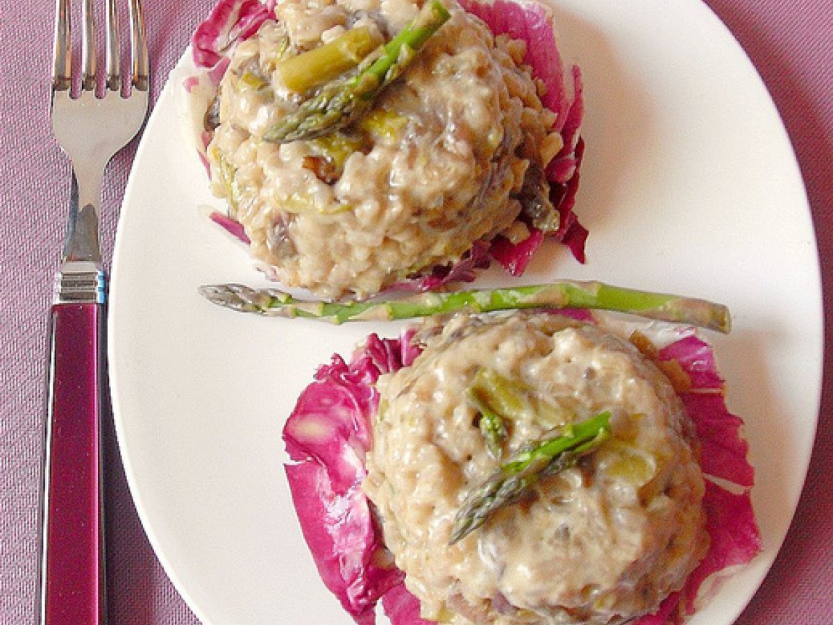 Sformatini di orzo perlato, trevigiano e asparagi