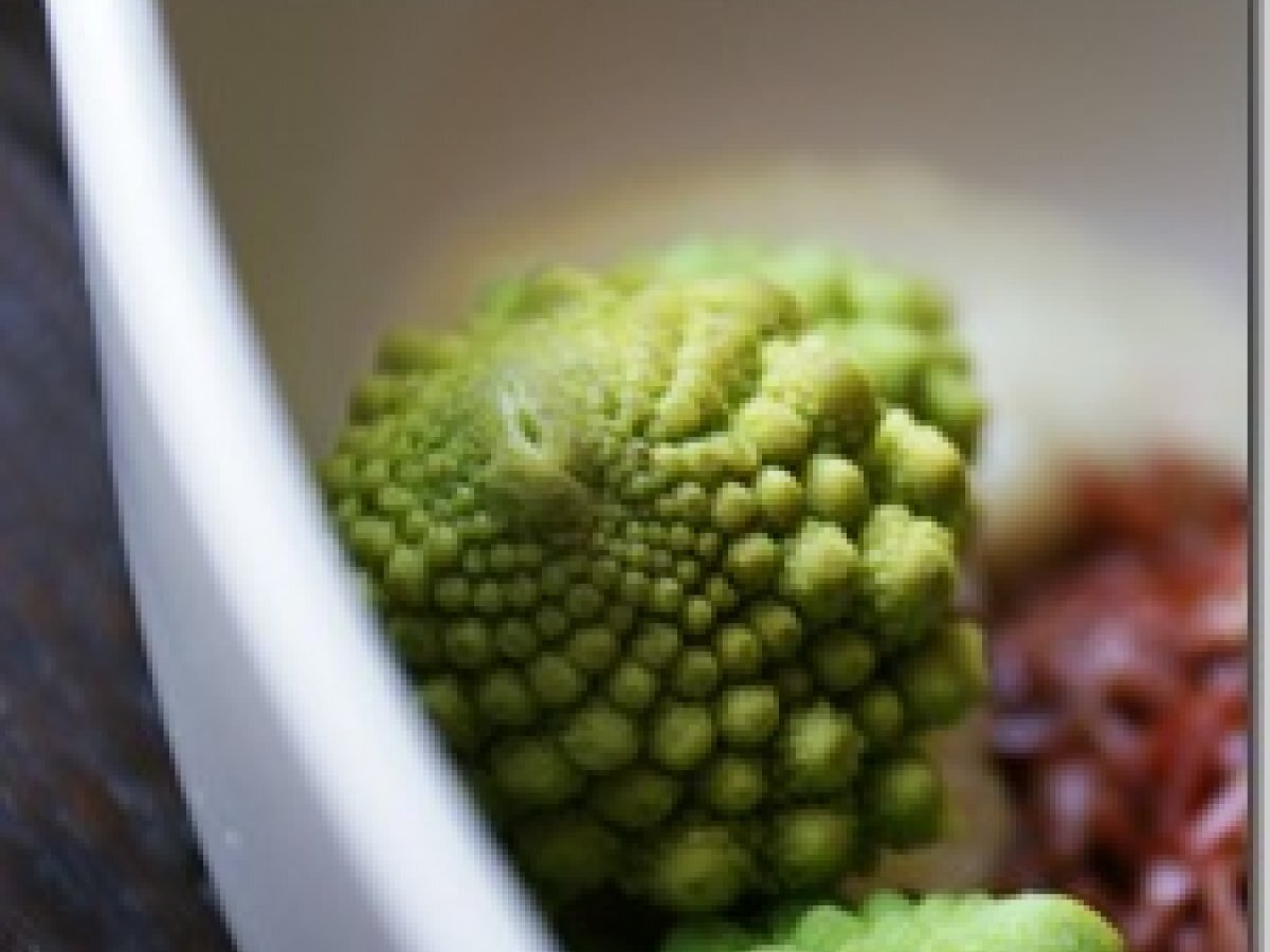 Sformatini di riso thai rosso con salmone e broccolo romanesco su crema di topinambur, foto 2