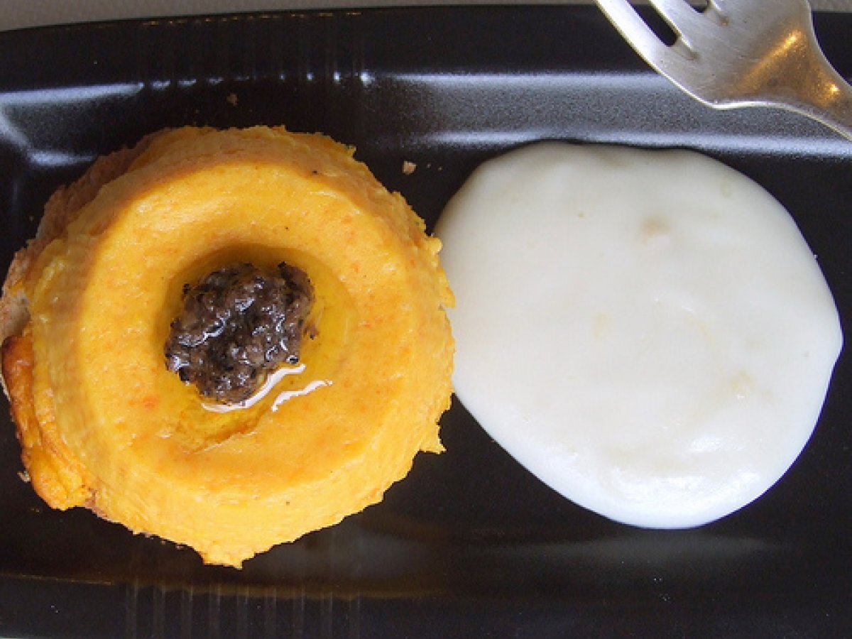 Sformatini di zucca con salsa al taleggio e tartufo
