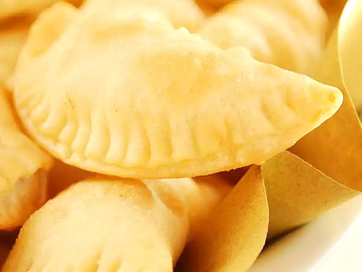 Sgonfiotti con ricotta e salame