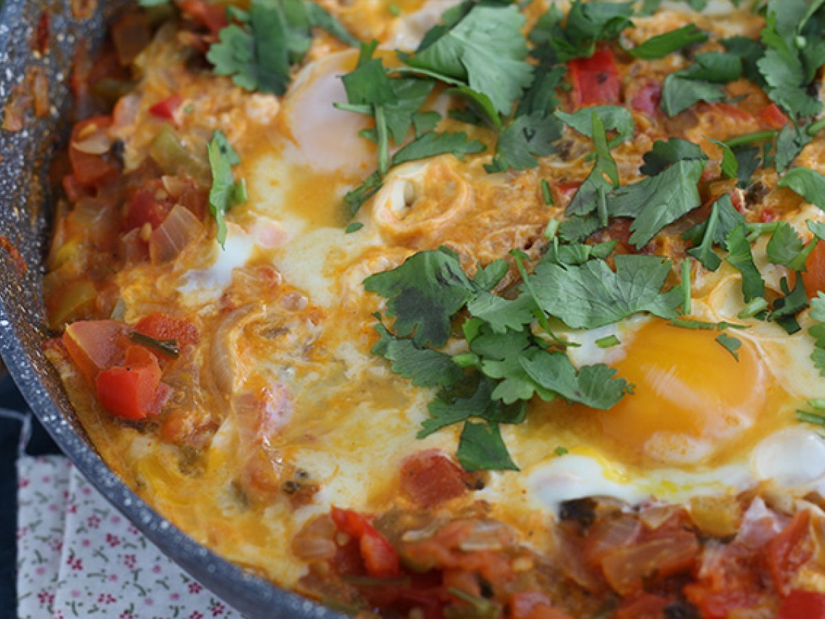 Shakshuka, un piatto saporitissimo a base di uova - foto 2