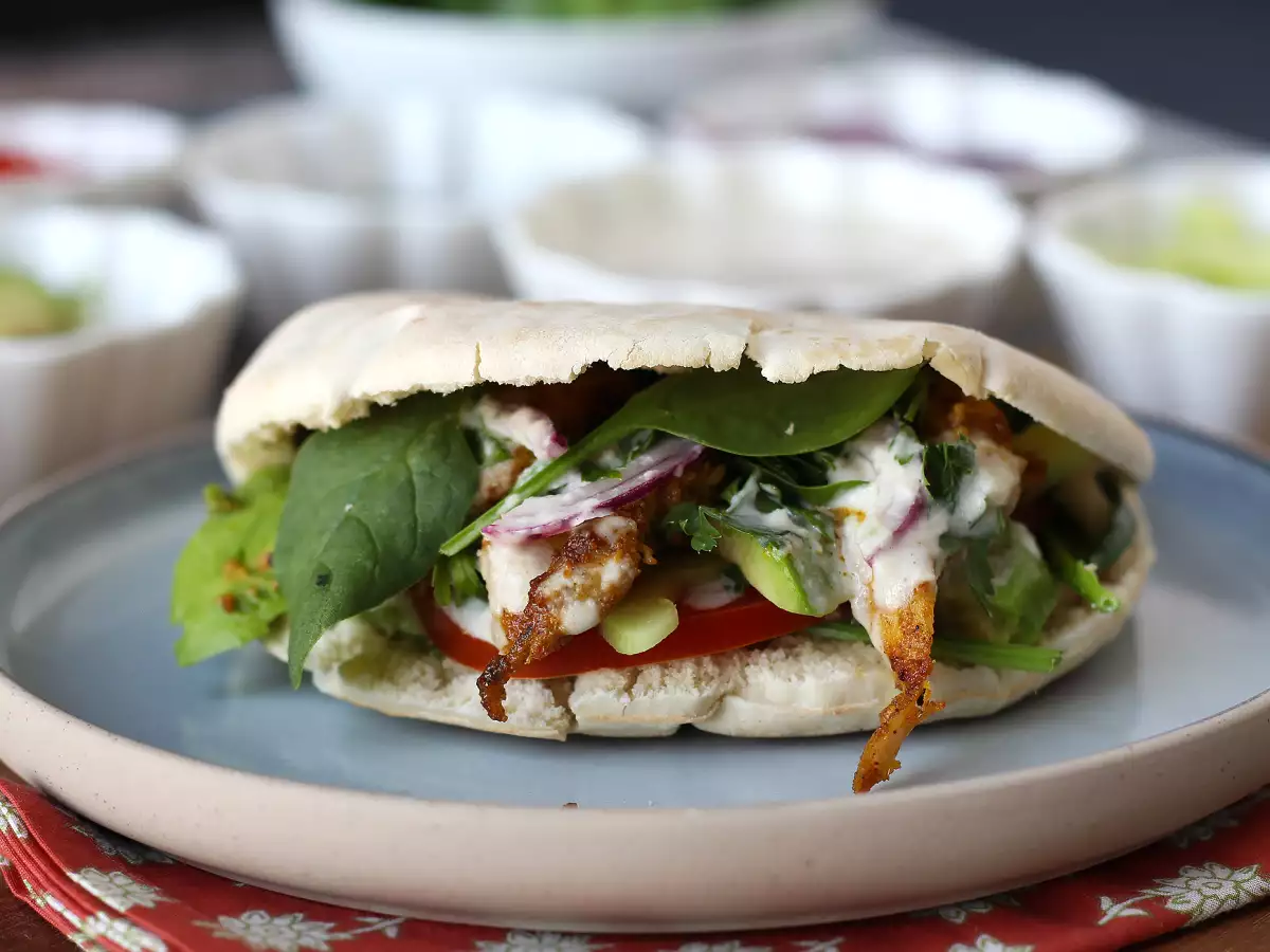 Shawarma di pollo in friggitrice ad aria con salsa tahini - foto 2