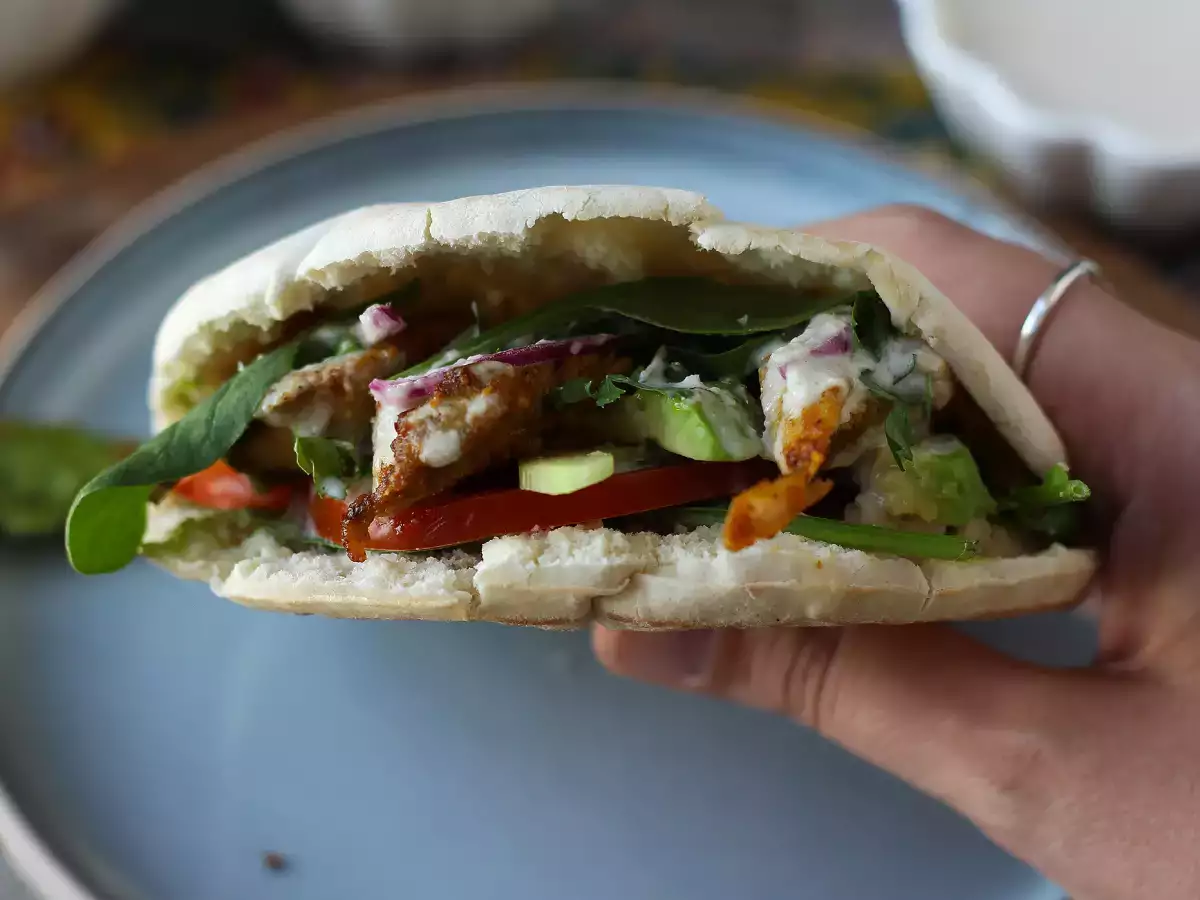 Shawarma di pollo in friggitrice ad aria con salsa tahini - foto 5