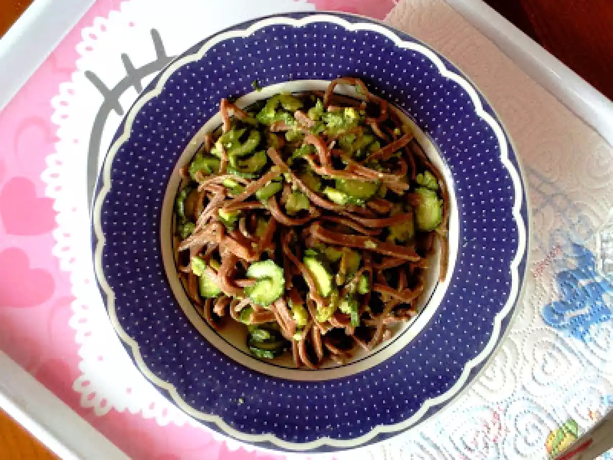 Simil Spaghetti alla Chitarra al Cacao con Zucchine e i loro Fiori - foto 2