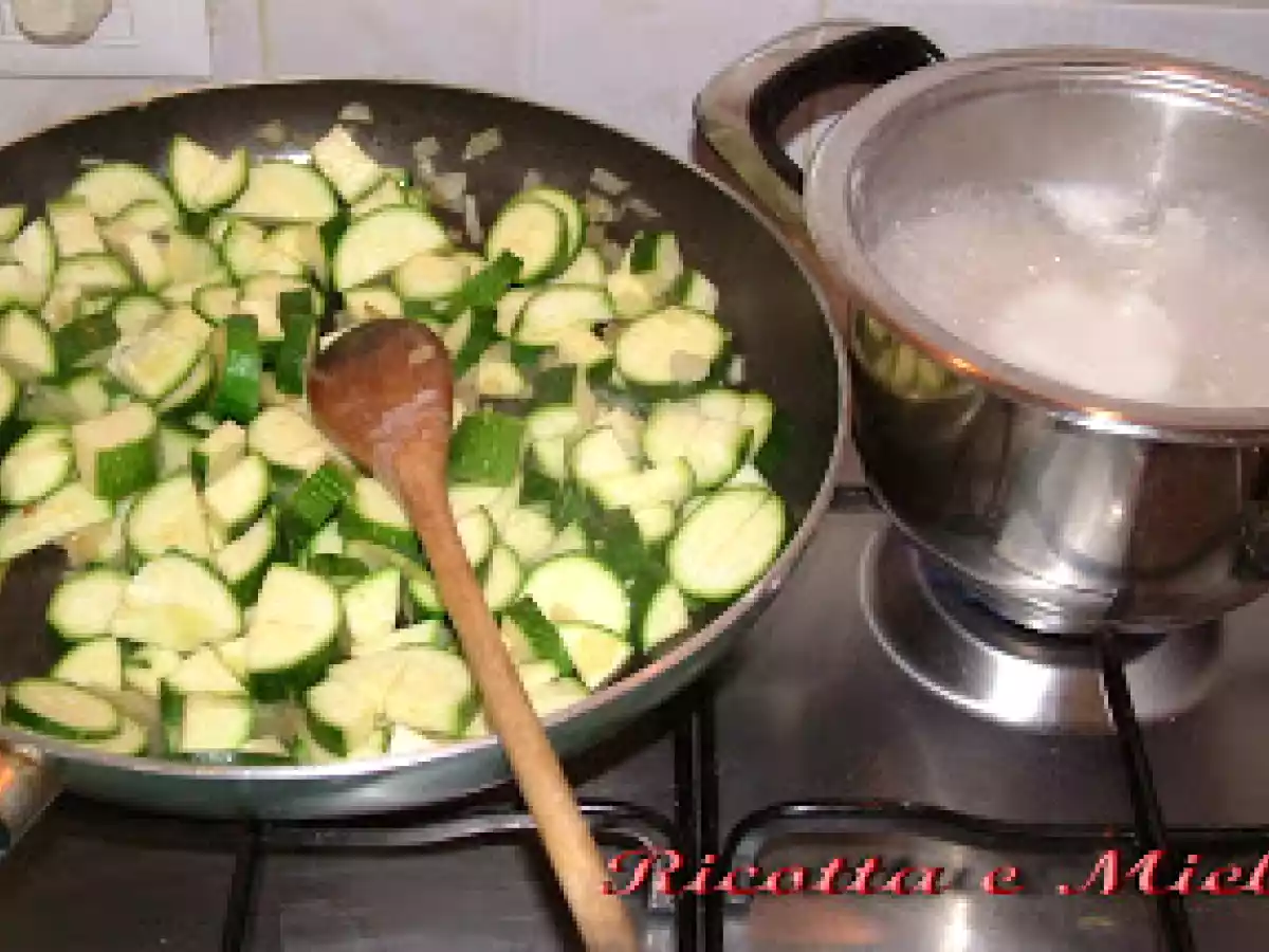 Simil torta salata di zucchine e riso di cotto e mangiato/ Tarta de zapallitos y arroz - foto 4