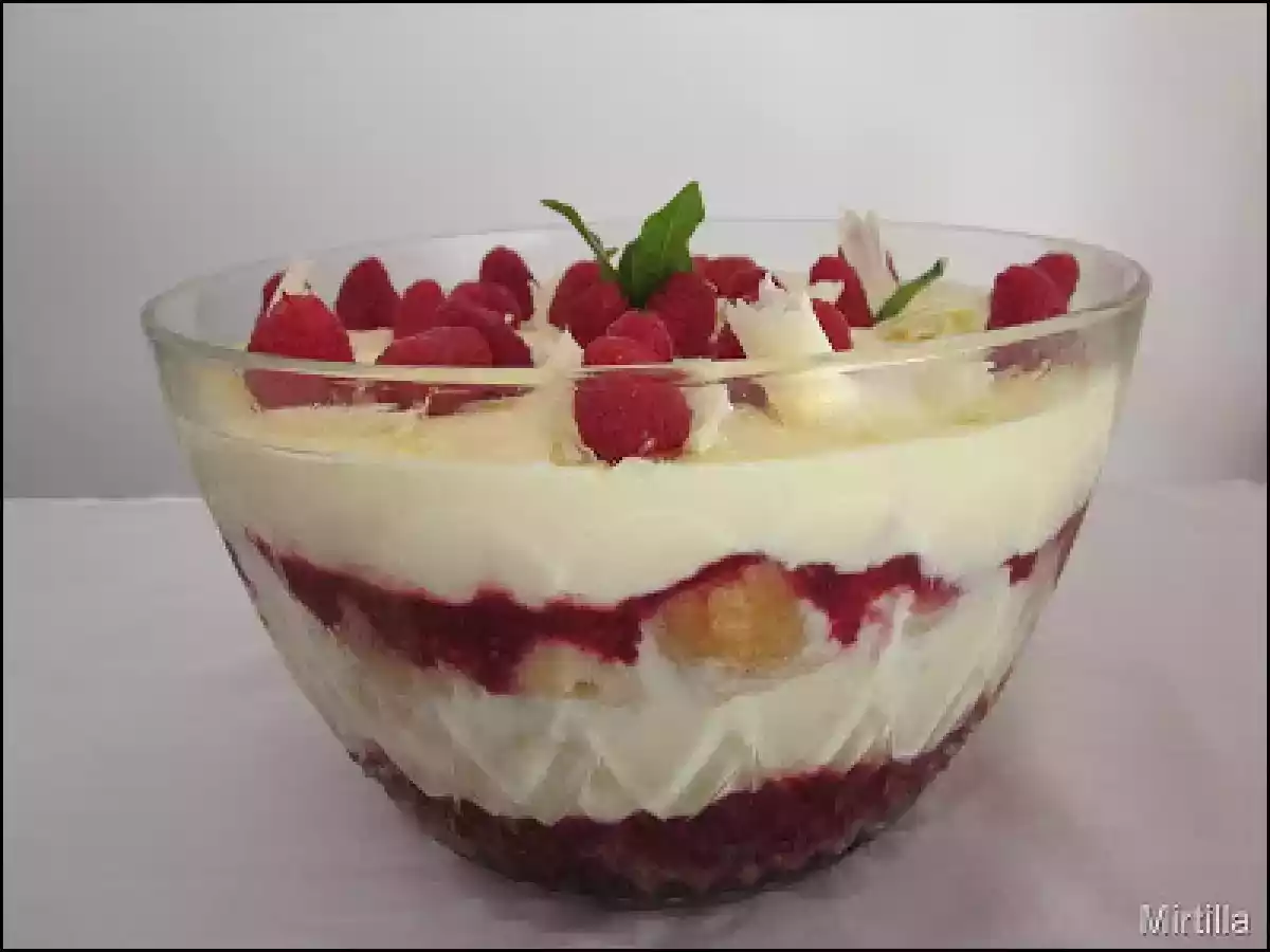 (SIMIL) TRIFLE AL CIOCCOLATO BIANCO E LAMPONI