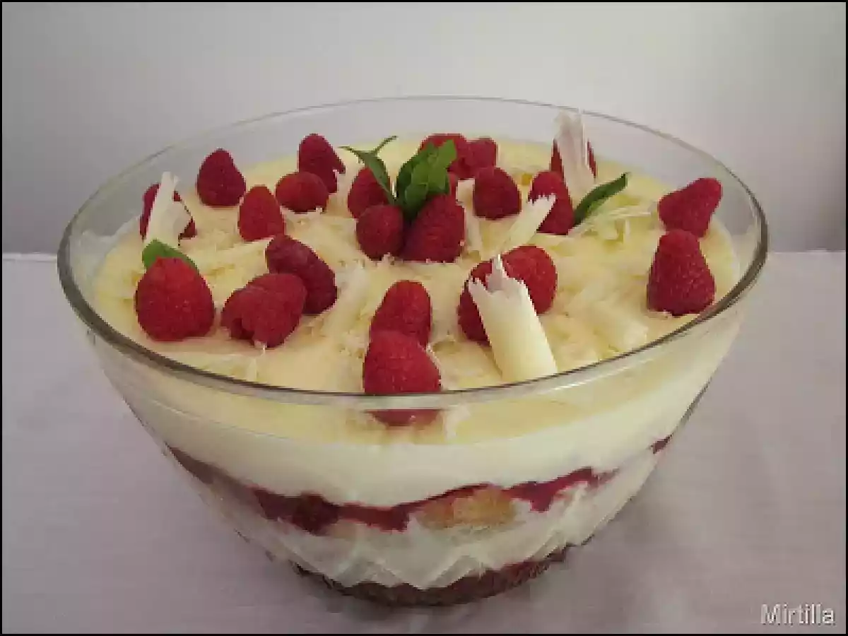 (SIMIL) TRIFLE AL CIOCCOLATO BIANCO E LAMPONI - foto 2
