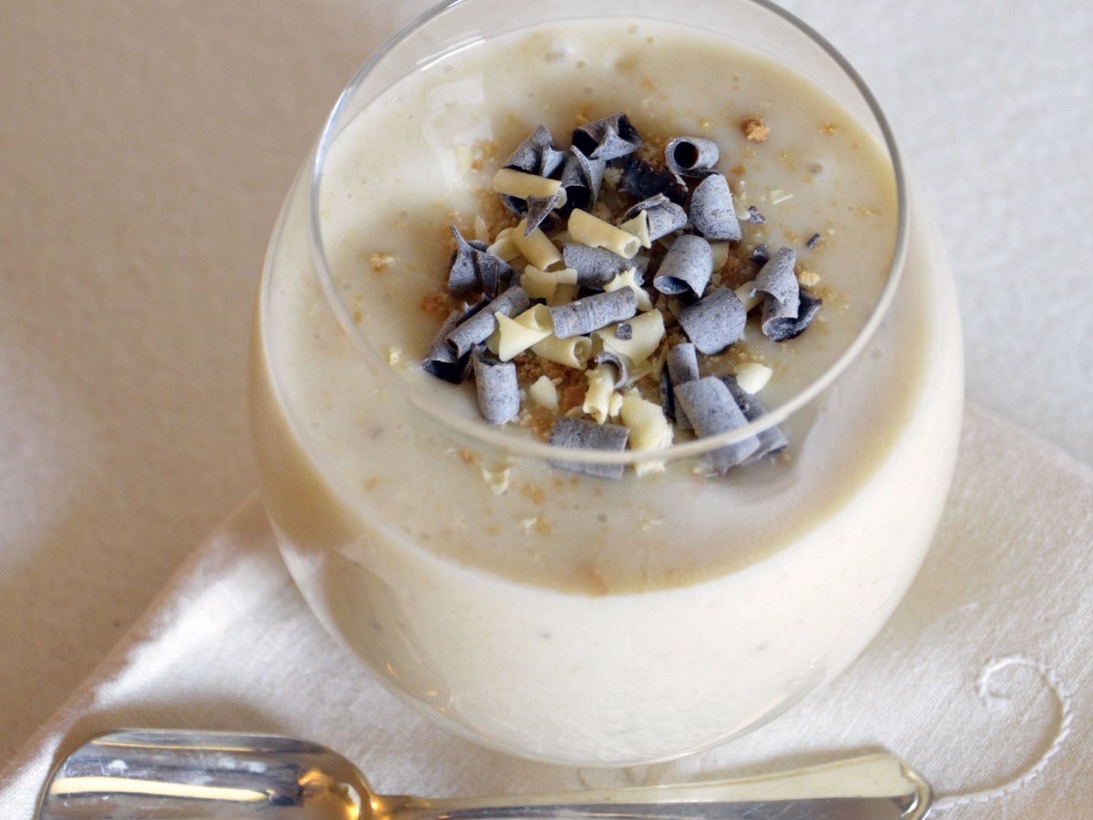 Smoothie alla banana con biscotti