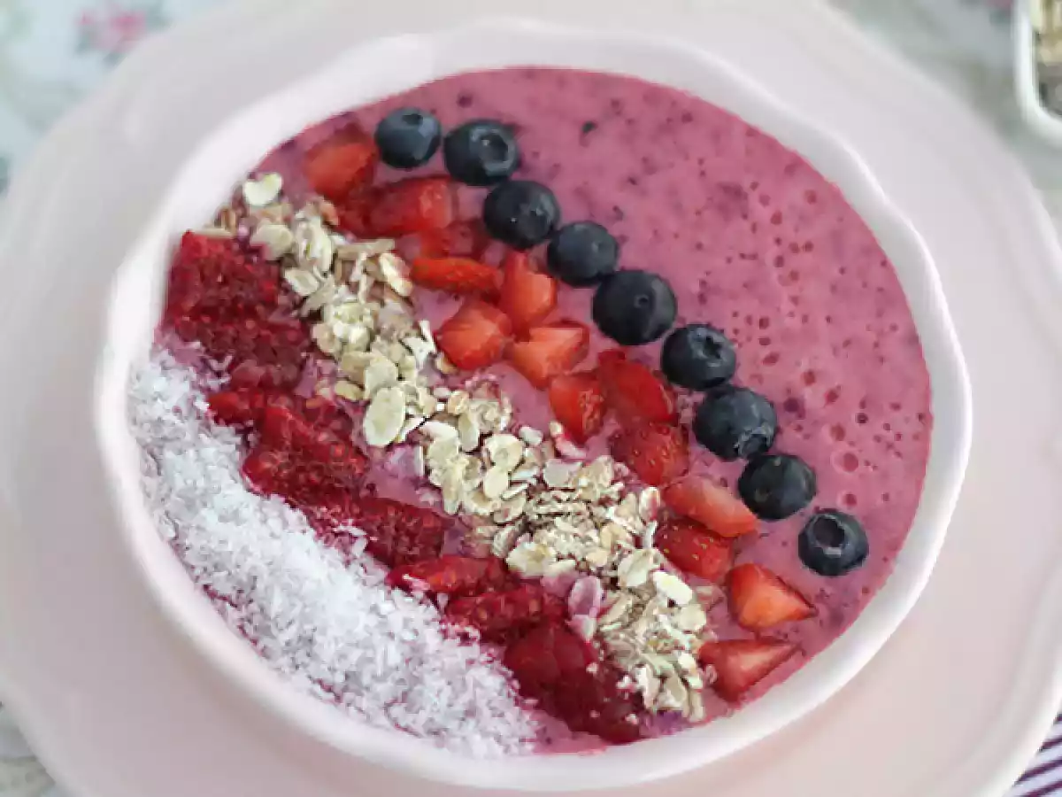 Smoothie Bowl ai frutti rossi - foto 2