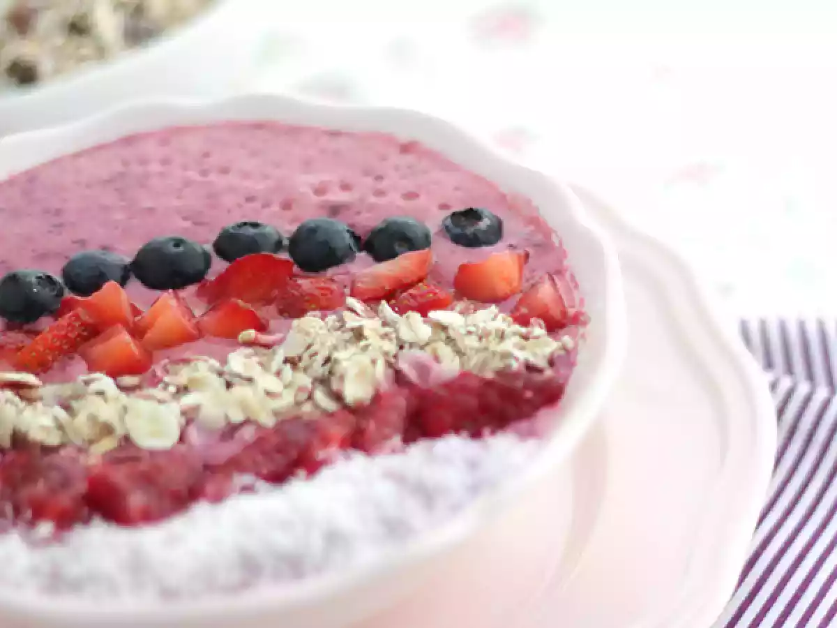 Smoothie Bowl ai frutti rossi - foto 3