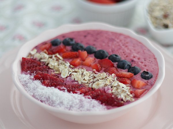Smoothie Bowl ai frutti rossi Smoothie Bowl ai frutti rossi