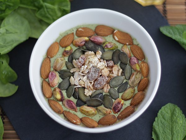 Smoothie bowl kiwi, menta e spinaci, foto 2