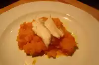 Sogliole con crema di zucca e porri