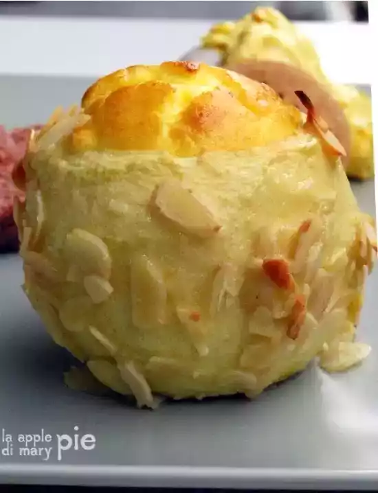 Soufflé di ricotta nella mela