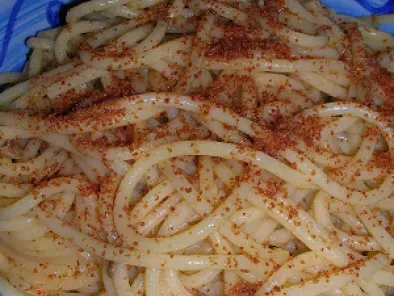 Spaghetti acciughe e bottarga