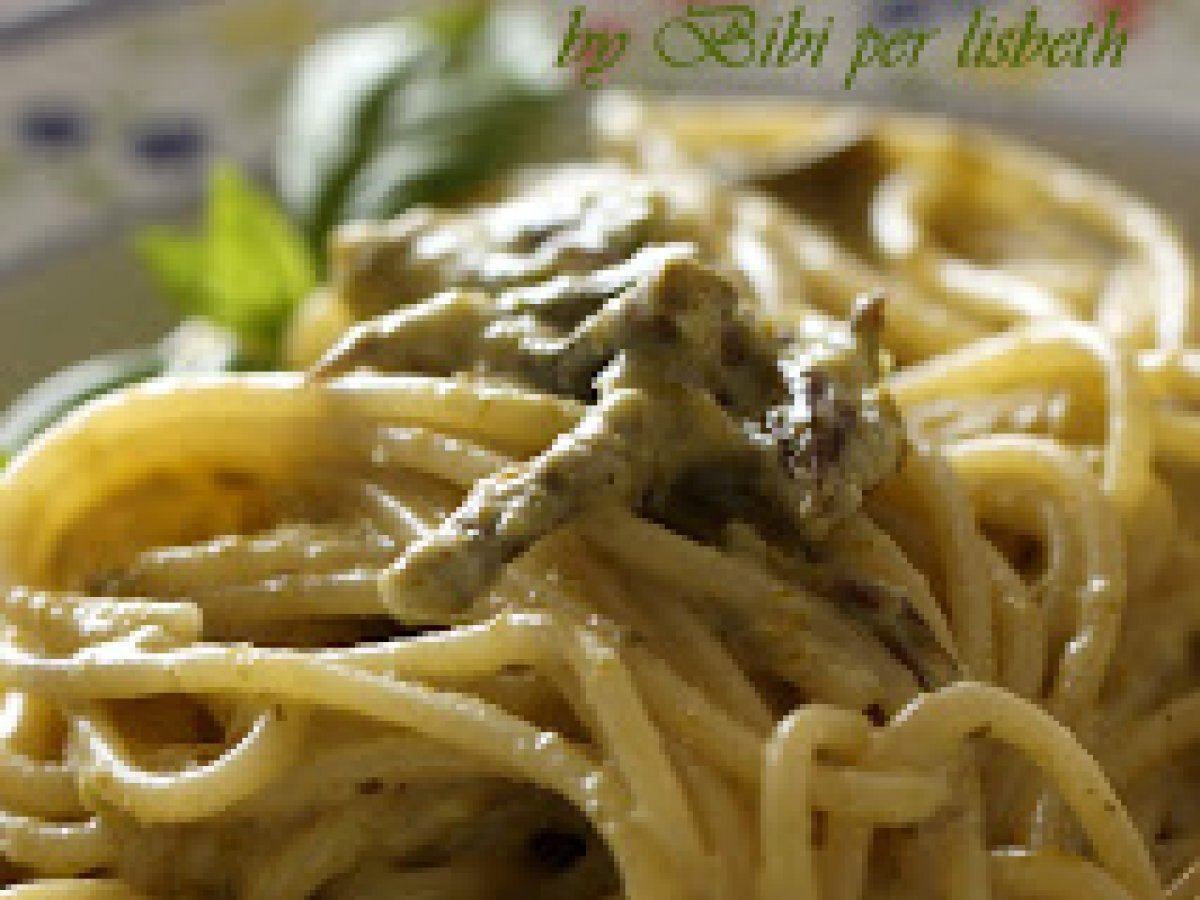 Spaghetti agli asparagi e formaggio caprino