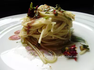 Spaghetti aglio, olio, peperoncino e bottarga di tonno