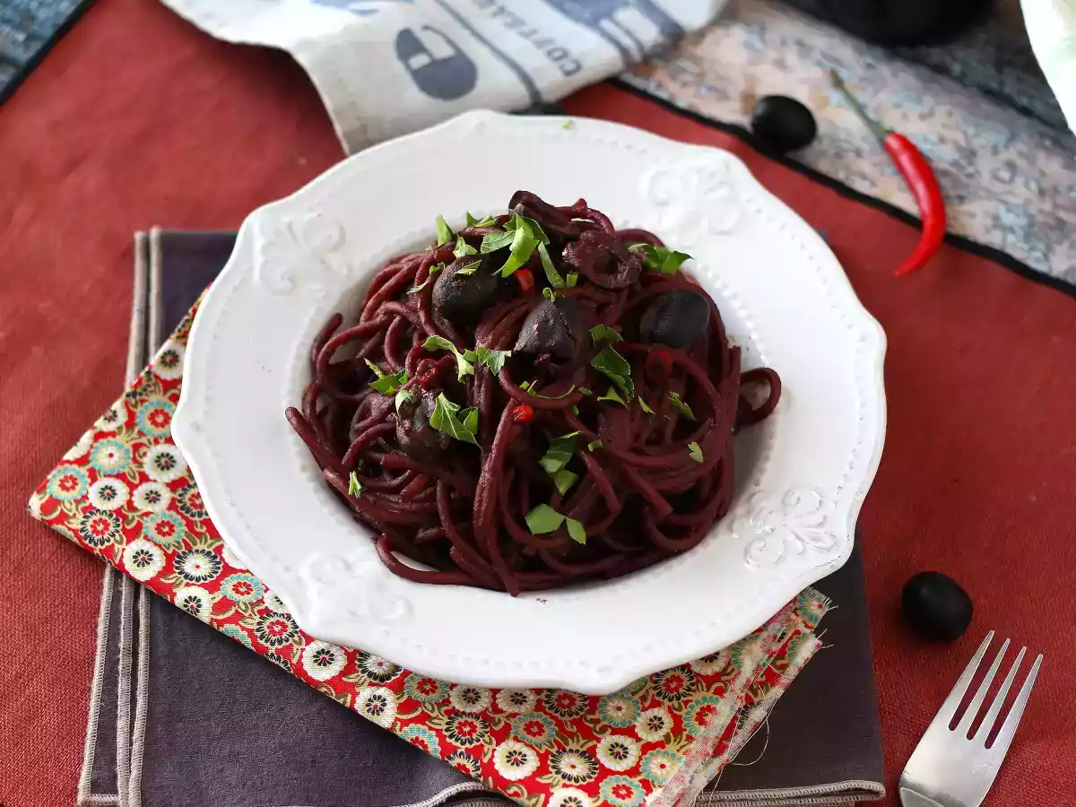 Spaghetti al fuoco di Bacco: la pasta al vino rosso per portare in tavola qualcosa di speciale - foto 2