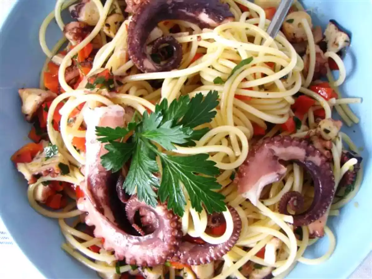 Spaghetti al polpo e peperoni - foto 2