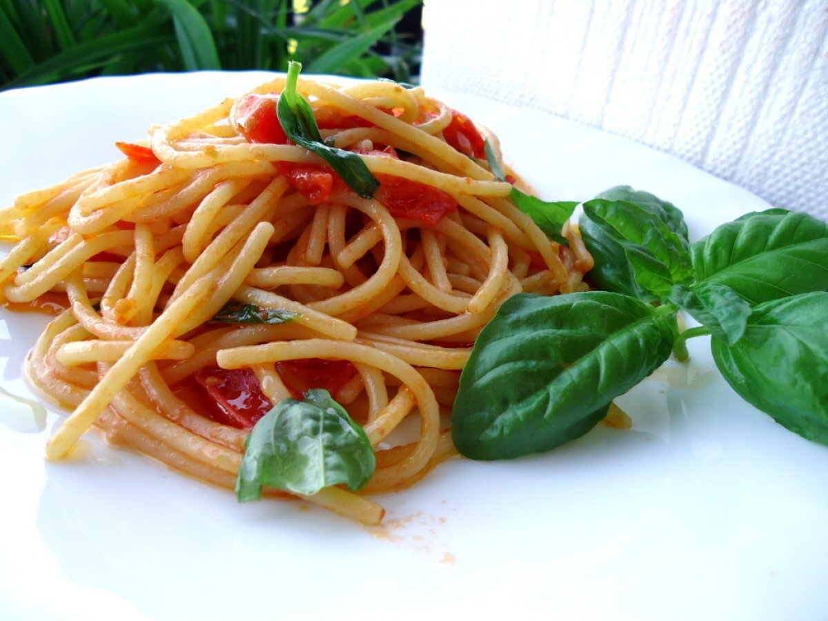 Spaghetti al pomodoro e basilico