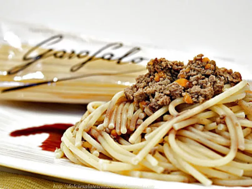Spaghetti al ragù d'anatra con riduzione di vino rosso